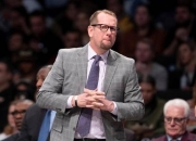 火箭主帅因伤离场，球队寻找新帅的简单介绍