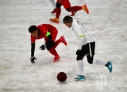 开云下载-击败对手，球队在足球比赛中表现出色