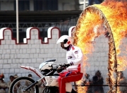 开云体育登录-哈斯车队翻盘雷诺车队，佩雷兹点燃赛场