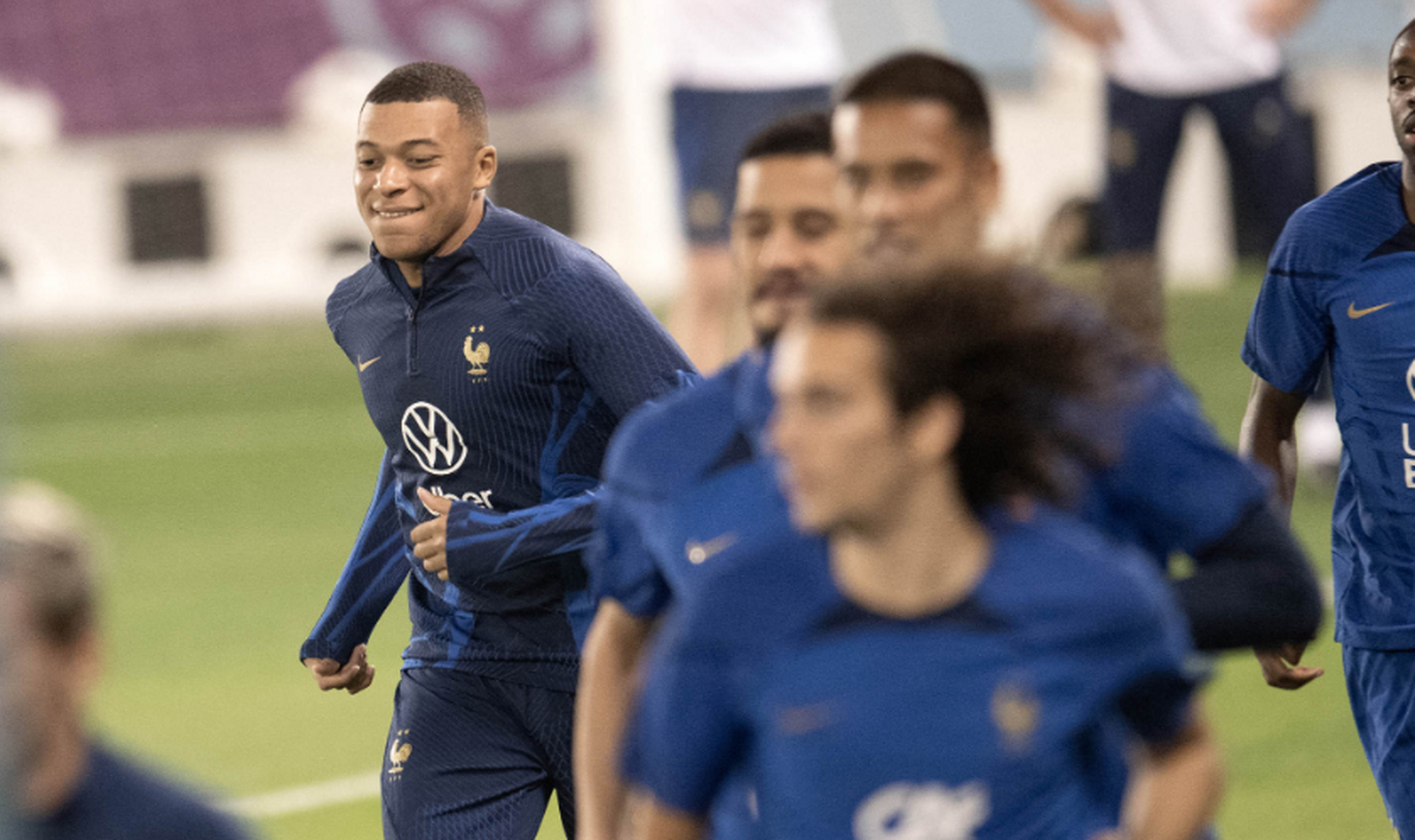 法国队中场核心受伤，困扰世界杯备战