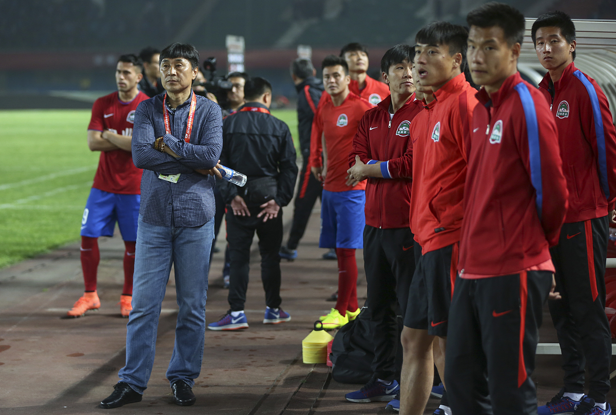 包含大比分胜利,球队士气高昂备战下一场比赛的词条 包含大比分胜利,球队士气高昂备战下一场比赛的词条