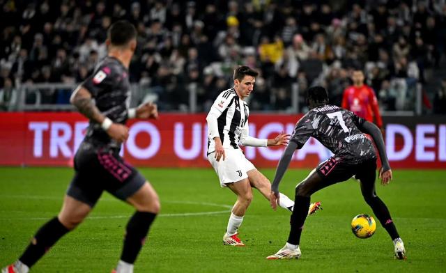 关于意大利足球赛场上球队实力对决，火花四射的信息