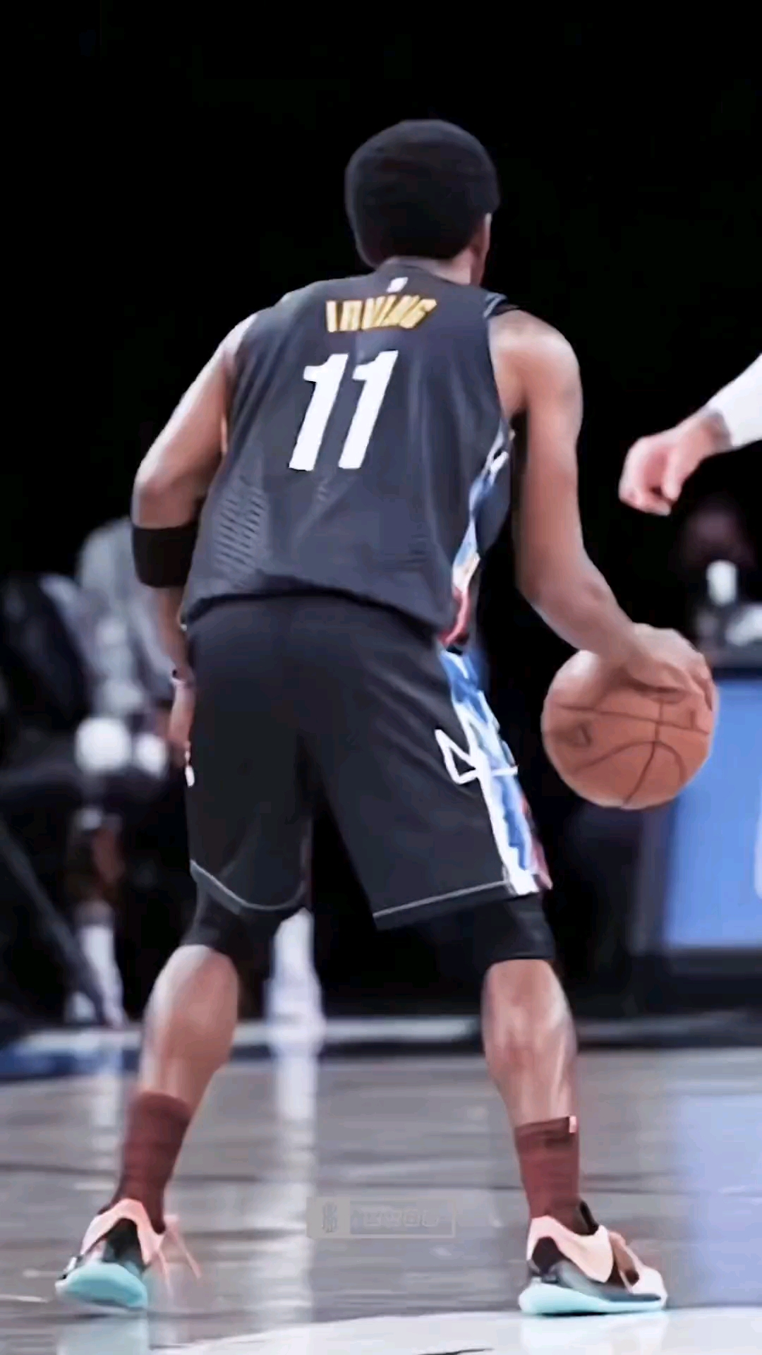 包含谁更强劲?欧文和亚当斯赛前对决,手感爆棚的词条 包含谁更强劲?欧文和亚当斯赛前对决,手感爆棚的词条