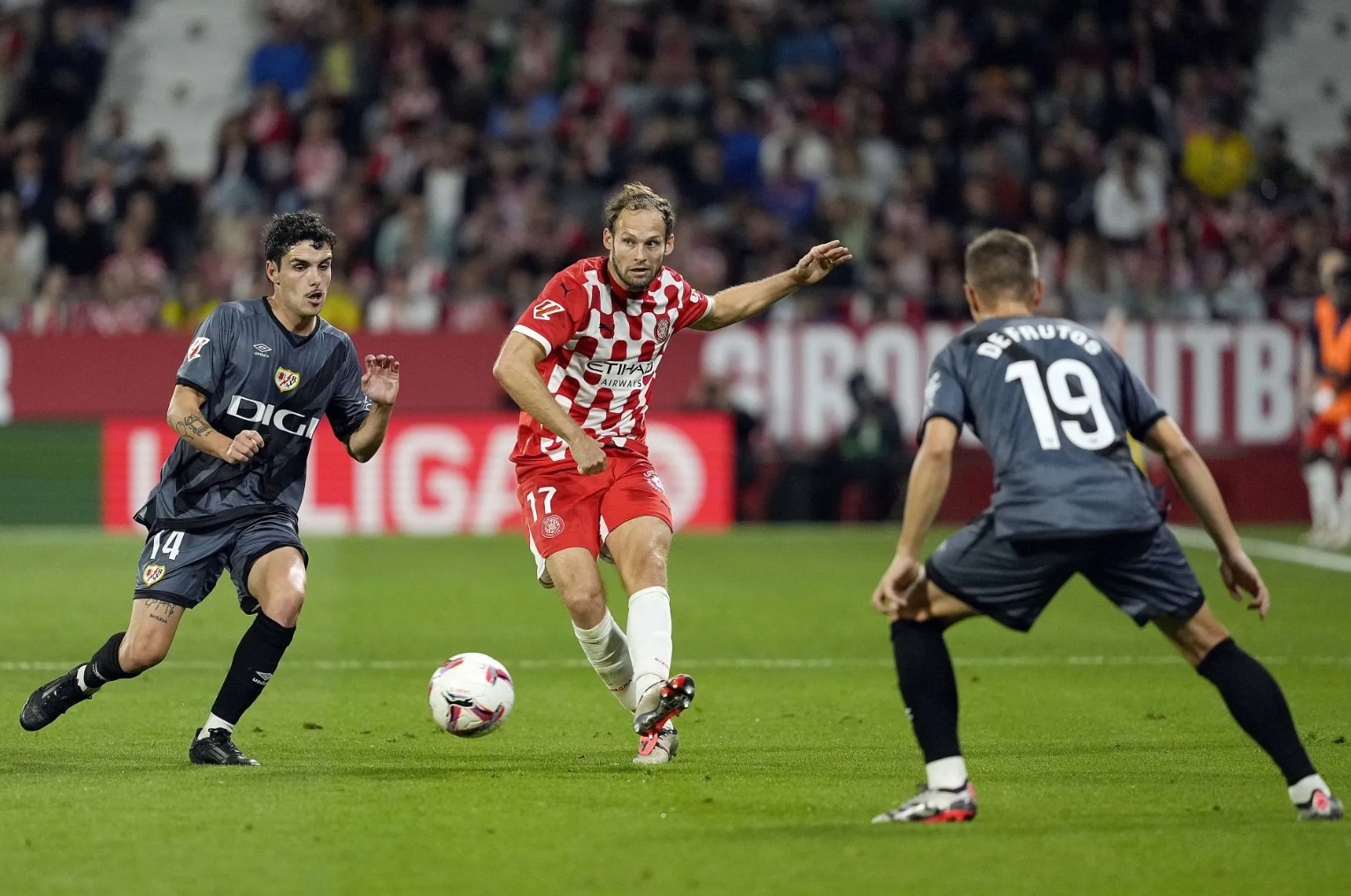 巴塞罗那球员合练状态佳，备战国内杯赛的简单介绍