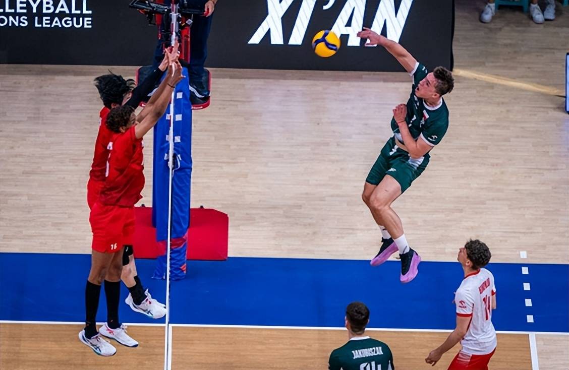 巴西代表队在男子排球赛中拔得头筹 巴西代表队在男子排球赛中拔得头筹