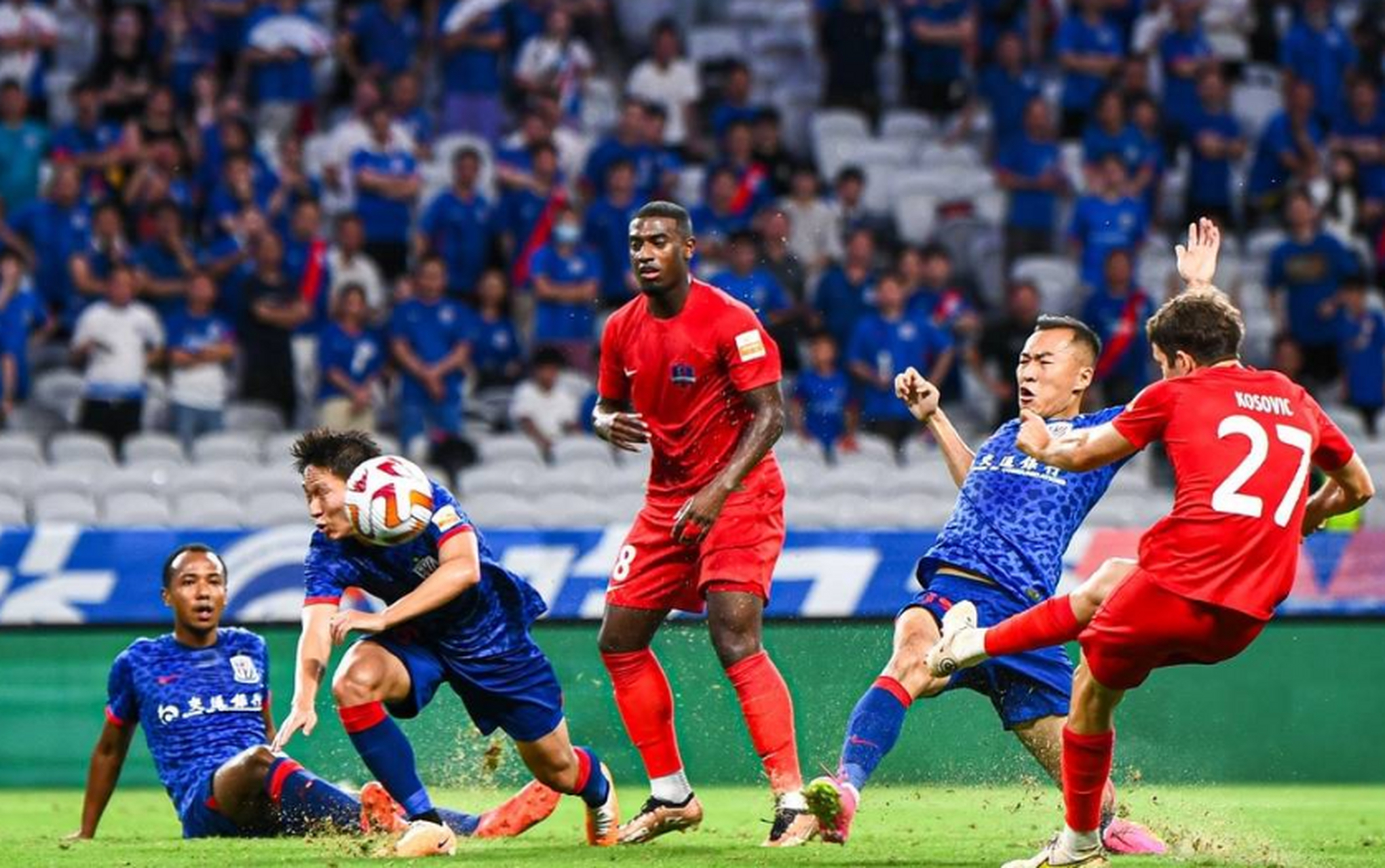 克莱蒙F车队延续优势,稳坐次席积分榜的简单介绍 克莱蒙F车队延续优势,稳坐次席积分榜的简单介绍