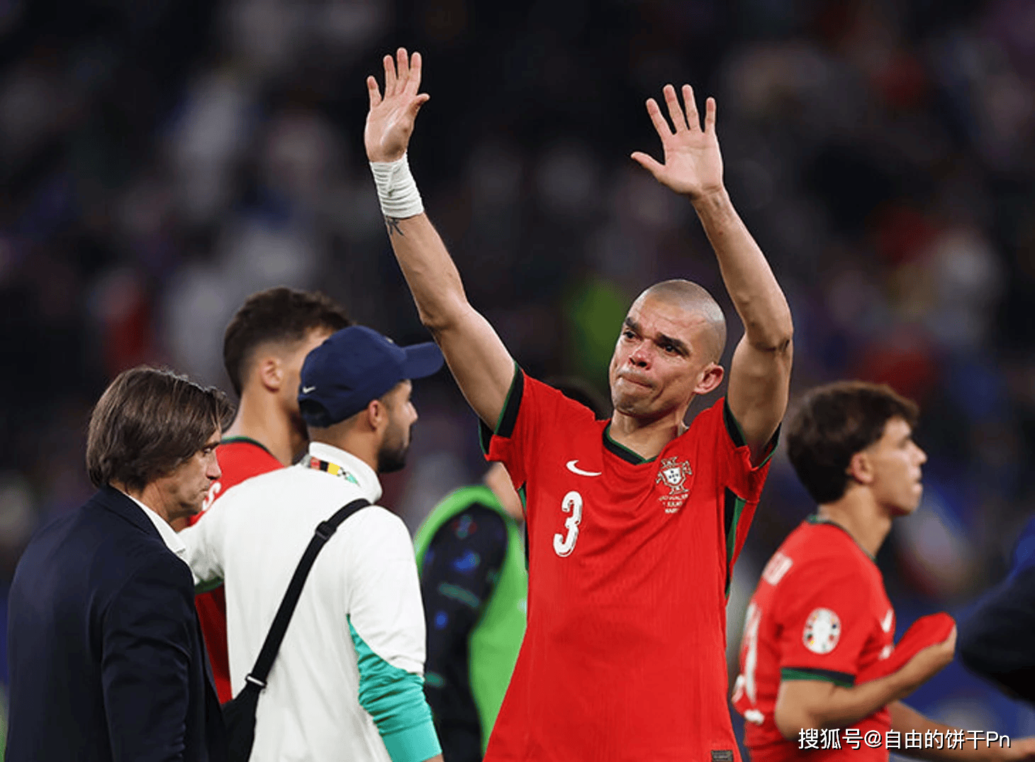 包含球星离队激起球迷怒火难平的词条