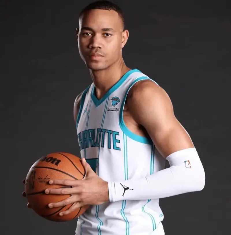 黄蜂队在NBA季前训练中表现不俗