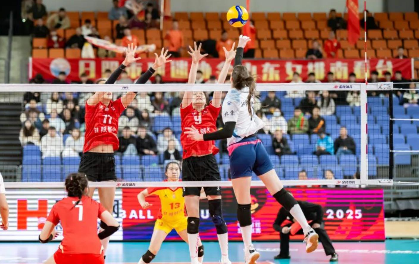 球场上的精英对决令人热血沸腾的简单介绍 球场上的精英对决令人热血沸腾的简单介绍