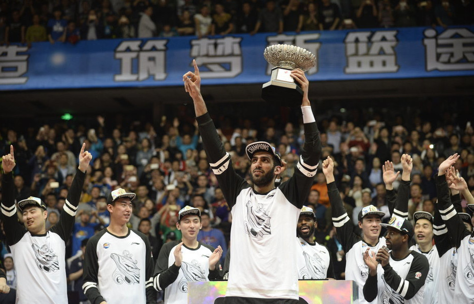 篮球职业联赛球员争先恐后 篮球职业联赛球员争先恐后