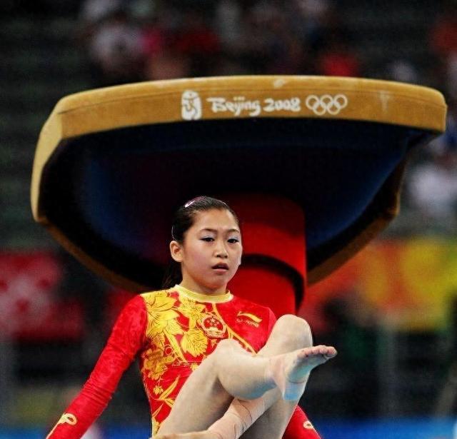 体操冠军逆袭晋级,再次展现实力 体操冠军逆袭晋级,再次展现实力