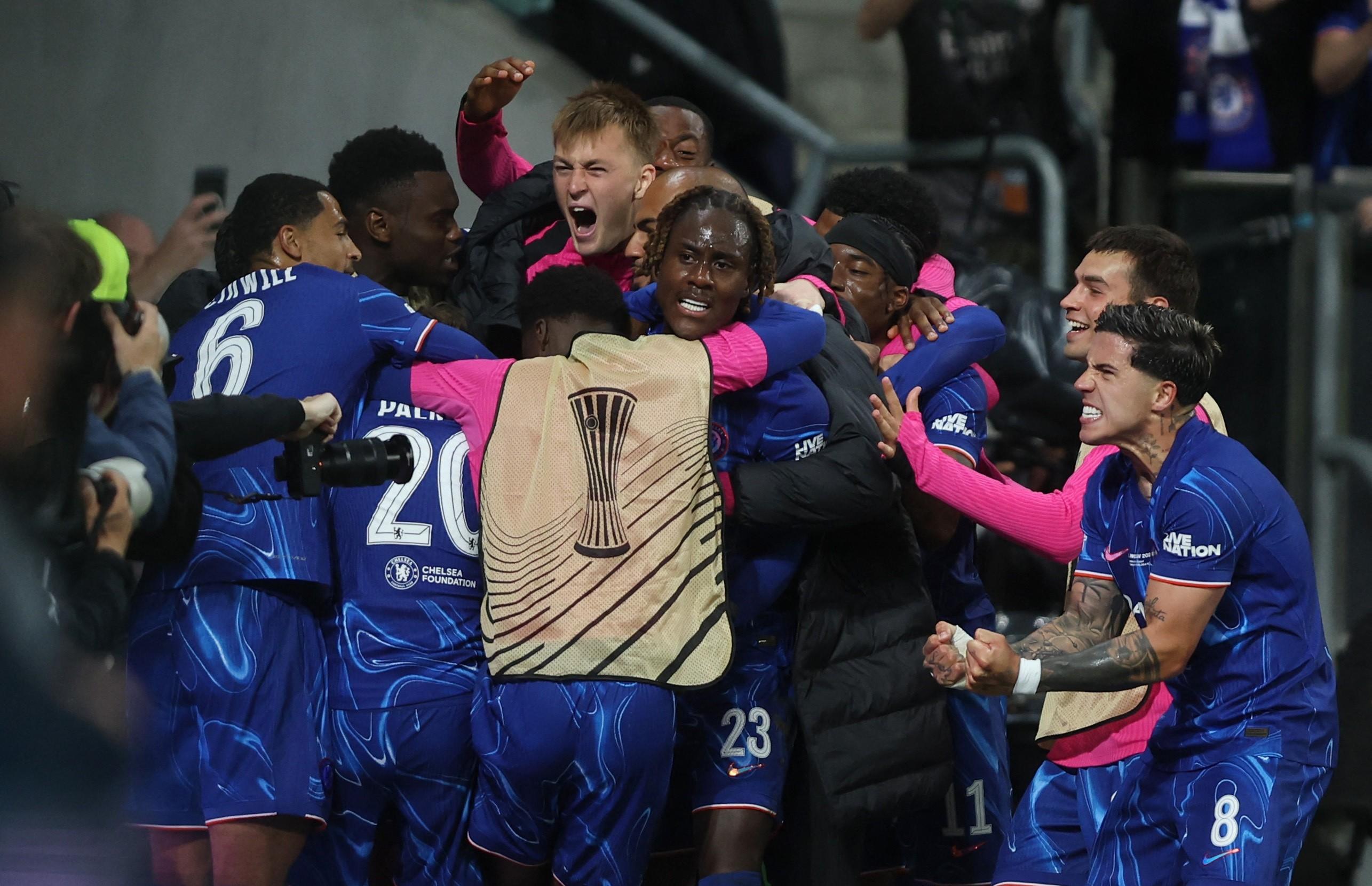 包含切尔西主场告捷，淘汰赛希望大增的词条