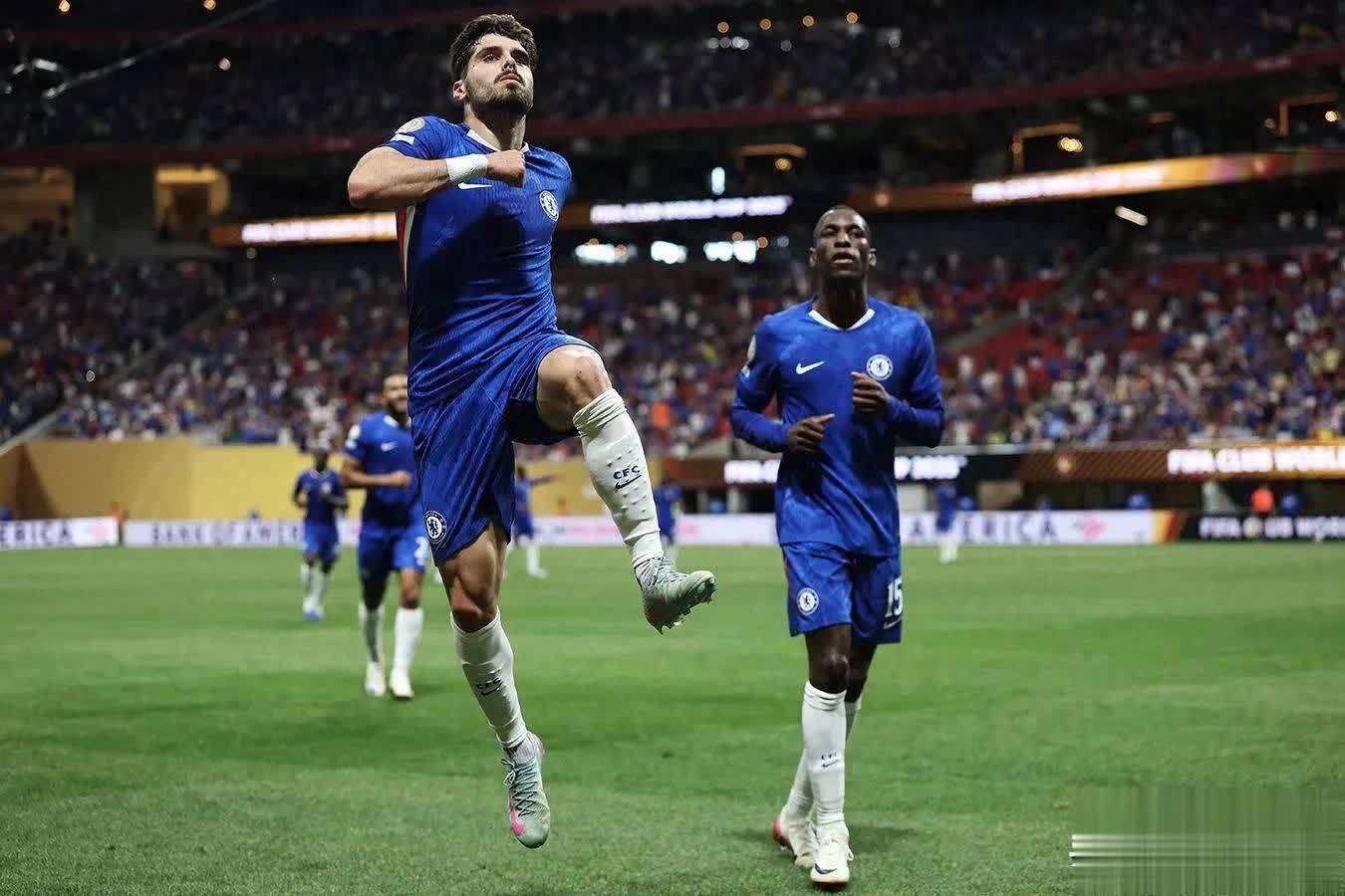 包含切尔西主场告捷，淘汰赛希望大增的词条