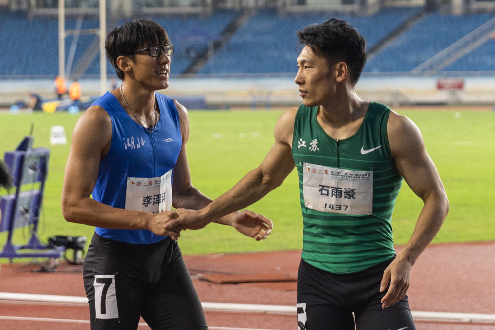 男子田径比赛开幕,各国选手展示实力 男子田径比赛开幕,各国选手展示实力