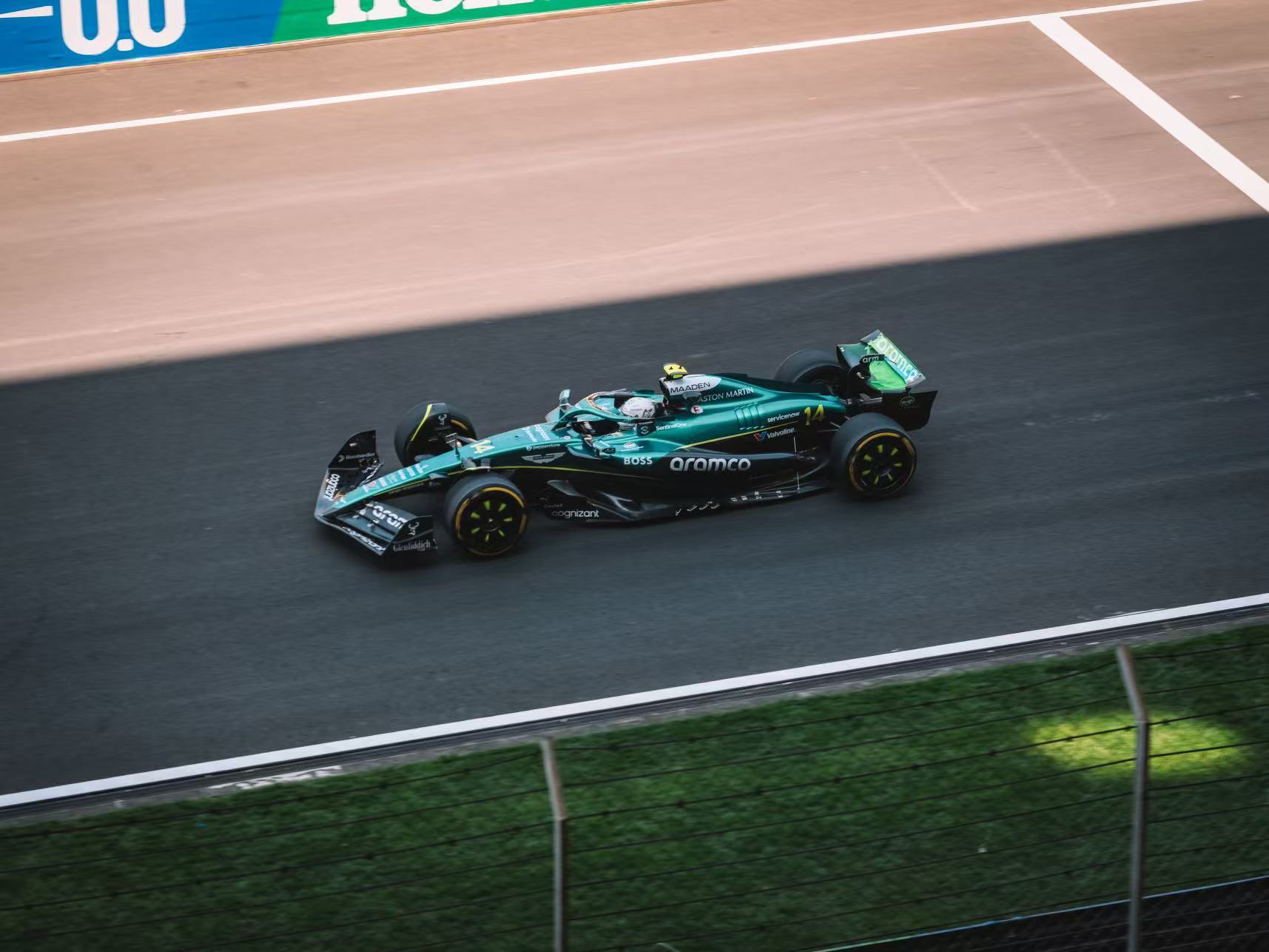 香港举行F1赛车比赛,火箭表现惊险的简单介绍 香港举行F1赛车比赛,火箭表现惊险的简单介绍