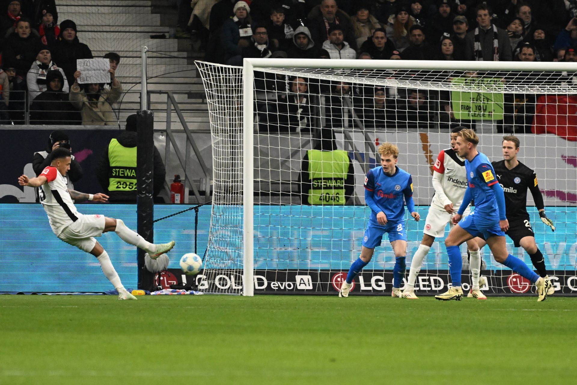 法兰克福大胜对手，积极进步的简单介绍