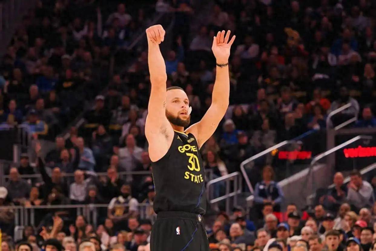 球队危机时刻团结一心逆转形势 球队危机时刻团结一心逆转形势