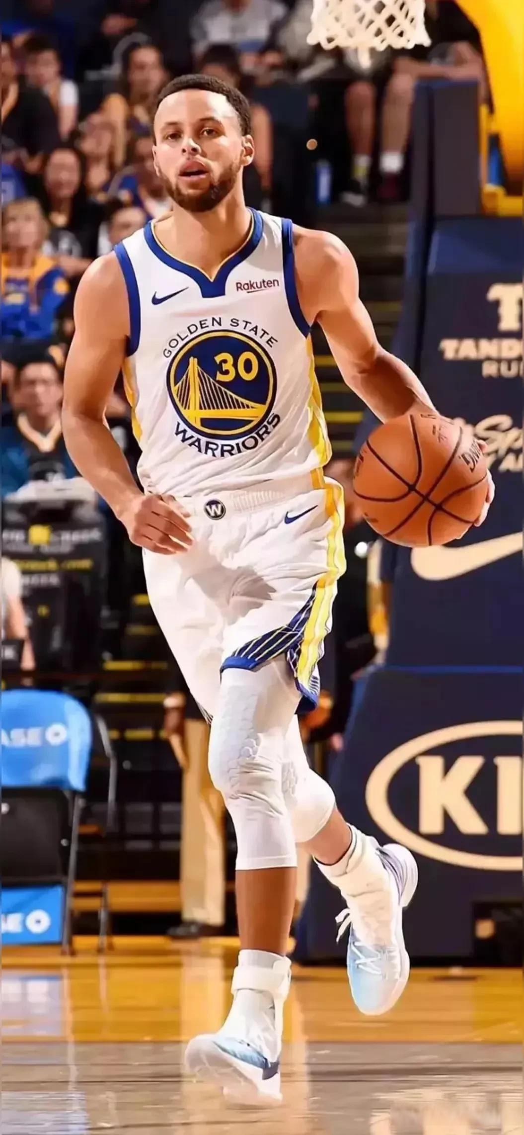 勇士大胜夺得胜利，库里表现抢眼的简单介绍