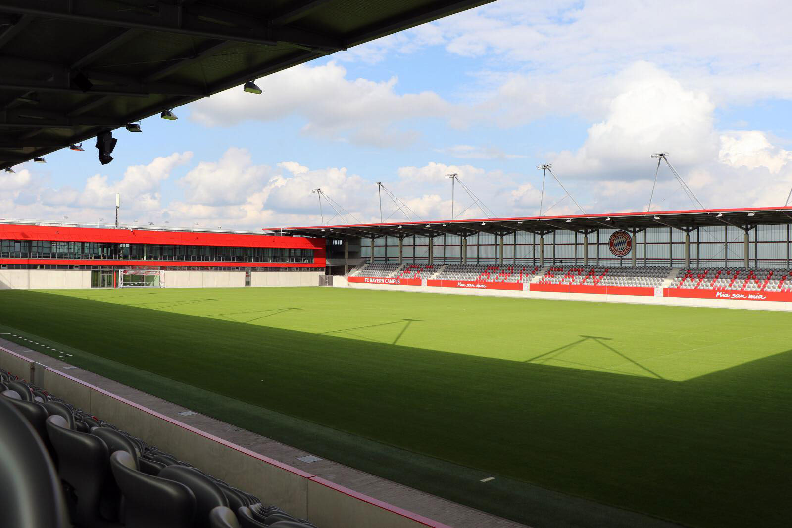 包含拜仁慕尼黑傲视群雄，顶级劲旅的词条