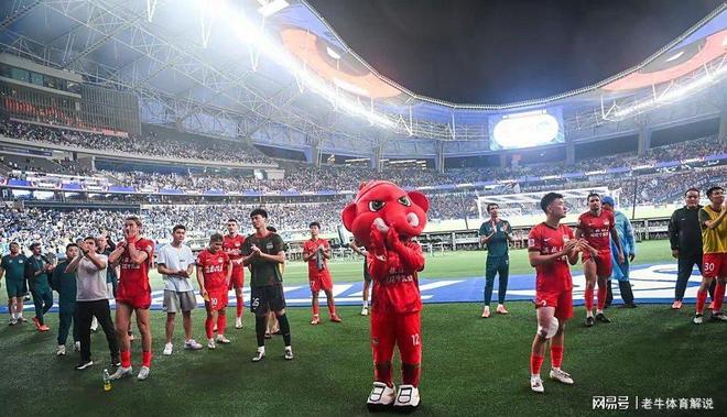 关于拉莫斯首次登陆汉堡!球迷热情迎接西班牙巨星的信息 关于拉莫斯首次登陆汉堡!球迷热情迎接西班牙巨星的信息