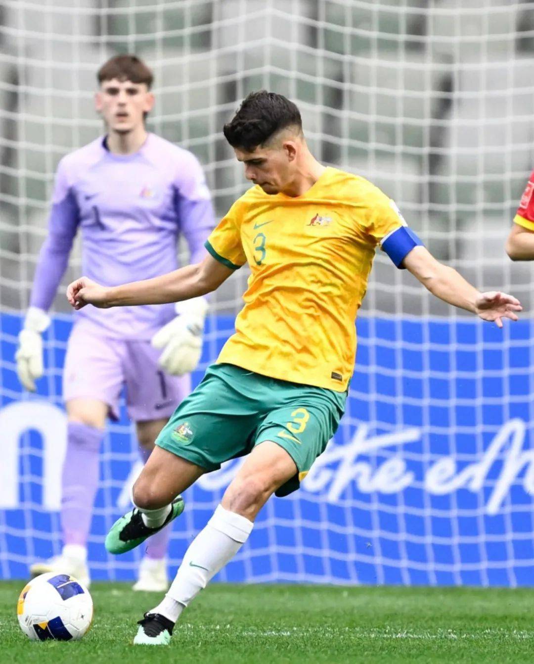 关于佛罗伦萨遭遇挑战,战绩起伏不定的信息 关于佛罗伦萨遭遇挑战,战绩起伏不定的信息