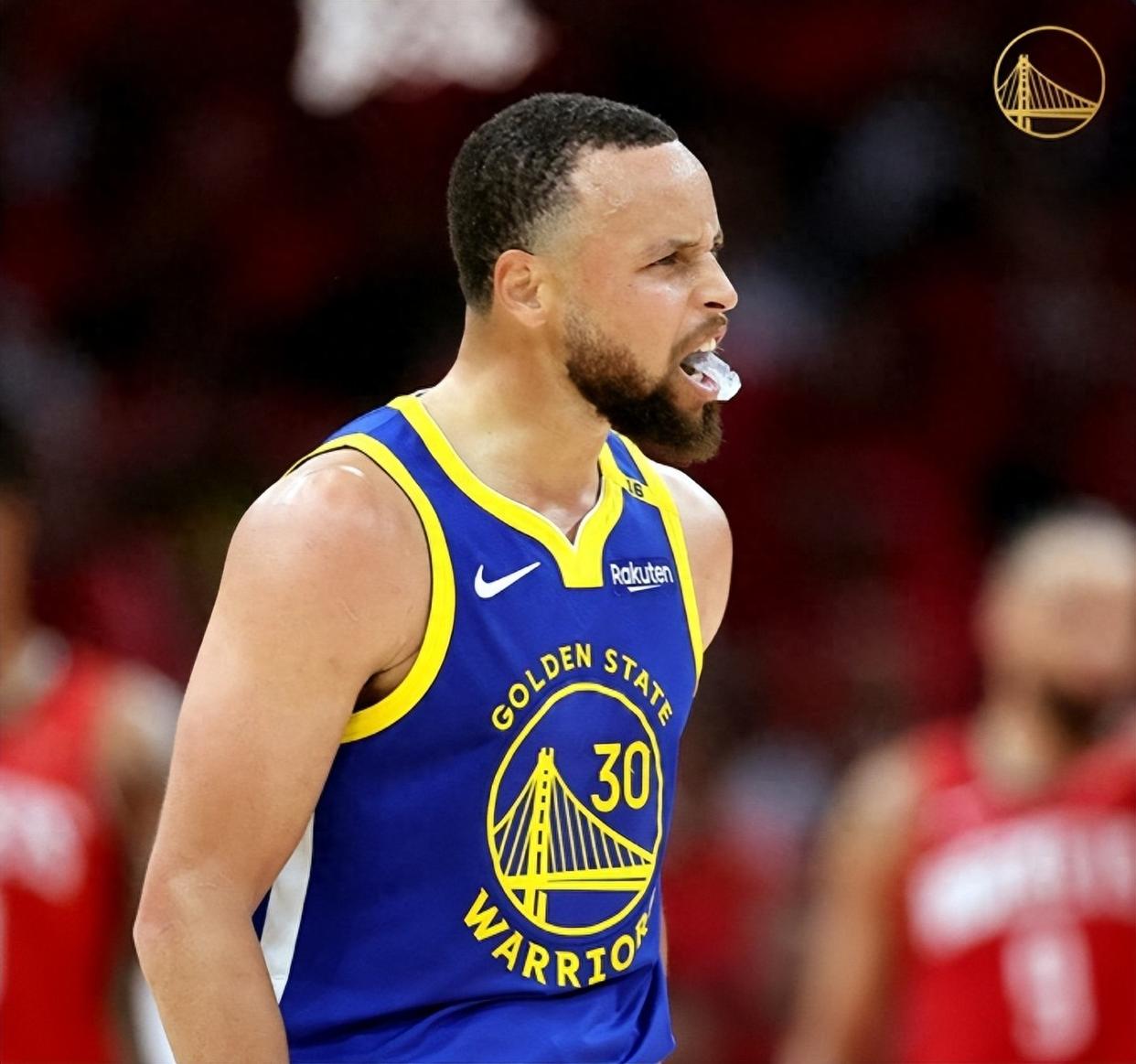 库里表现神勇，率勇士队逆转胜利