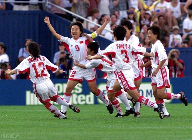 国际女足比赛精英聚首,中国队斗志昂扬 国际女足比赛精英聚首,中国队斗志昂扬