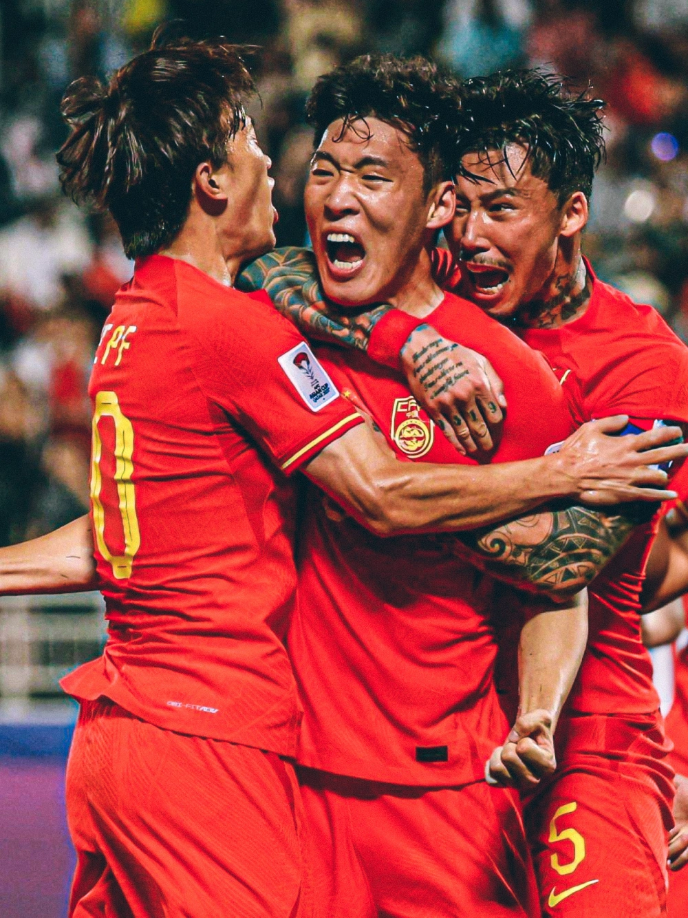 关于足球巨星齐聚,精彩对抗再掀激情足球狂潮的信息 关于足球巨星齐聚,精彩对抗再掀激情足球狂潮的信息