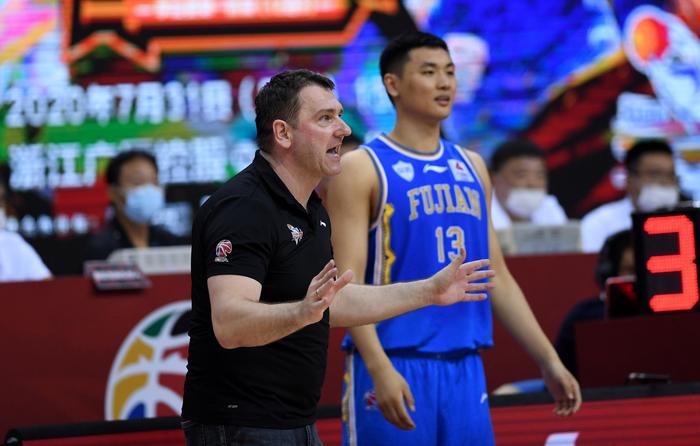 济南球队爆冷击败对手，掀起惊喜