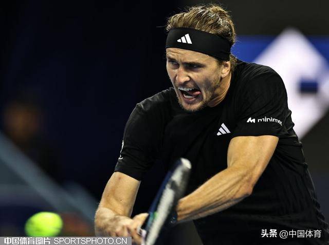 关于美国网球队鏖战德国网球队,兹维列夫送出助攻的信息 关于美国网球队鏖战德国网球队,兹维列夫送出助攻的信息