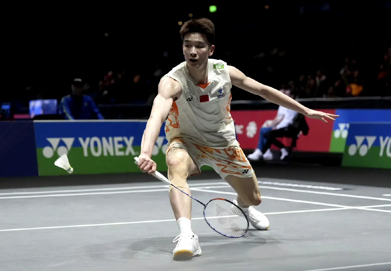 包含印尼羽毛球队轻取丹麦羽毛球队，陶菲克关键制胜的词条