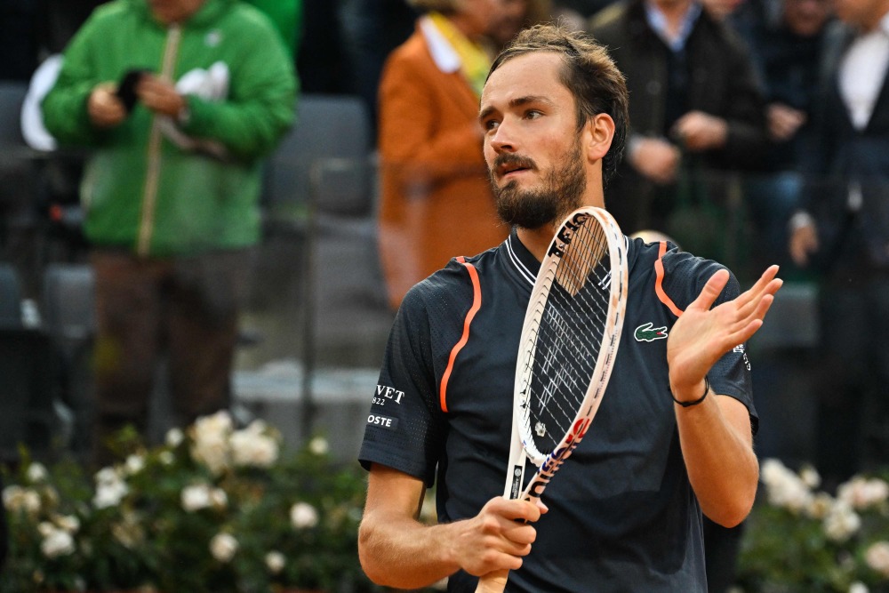 西班牙网球队完胜意大利网球队，梅德韦杰夫爆发神勇的简单介绍