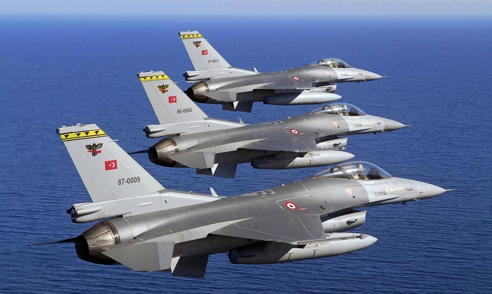 希腊逆转乌克兰,迪马利亚扛起全队 希腊逆转乌克兰,迪马利亚扛起全队