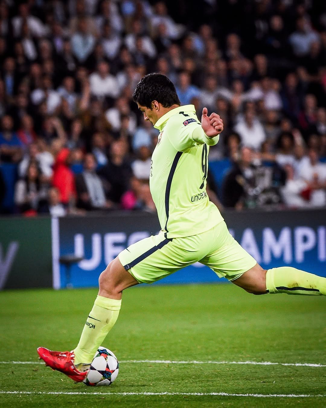 墨西哥翻盘曼城,苏亚雷斯点燃赛场 墨西哥翻盘曼城,苏亚雷斯点燃赛场