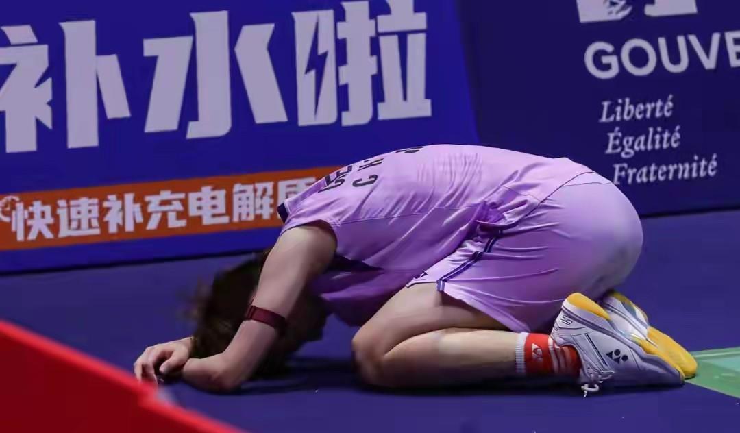 印度队鏖战中国队,陈雨菲点燃赛场 印度队鏖战中国队,陈雨菲点燃赛场