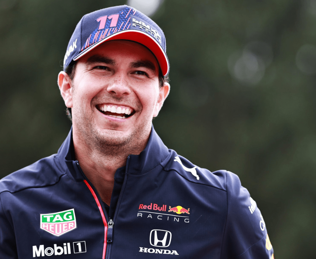 红牛车队绝杀雷诺车队，佩雷兹惊艳四座